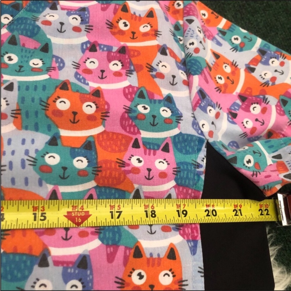 Cat Print Scrub Top - Picture 8 of 15